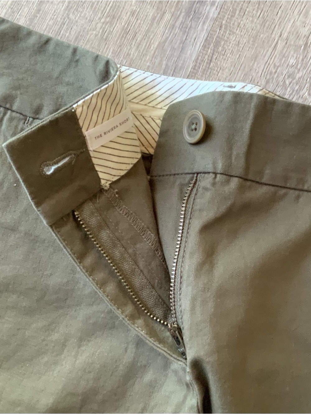 Ann Taylor LOFT Chino Shorts Size: 6 - Picture 5 of 8